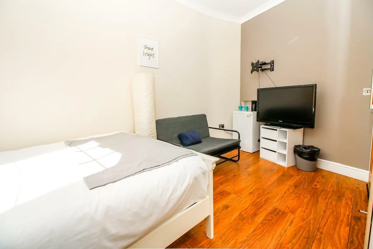 Maison d'hôtes Private En-Suite Room @ Liverpool Street, Brick Ln Londres